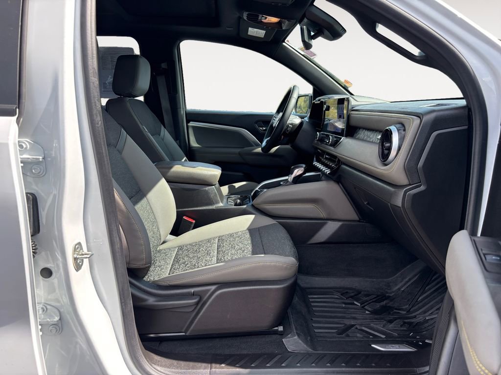 Used 2024 Chevrolet Colorado ZR2 w/ Technology Package image 10