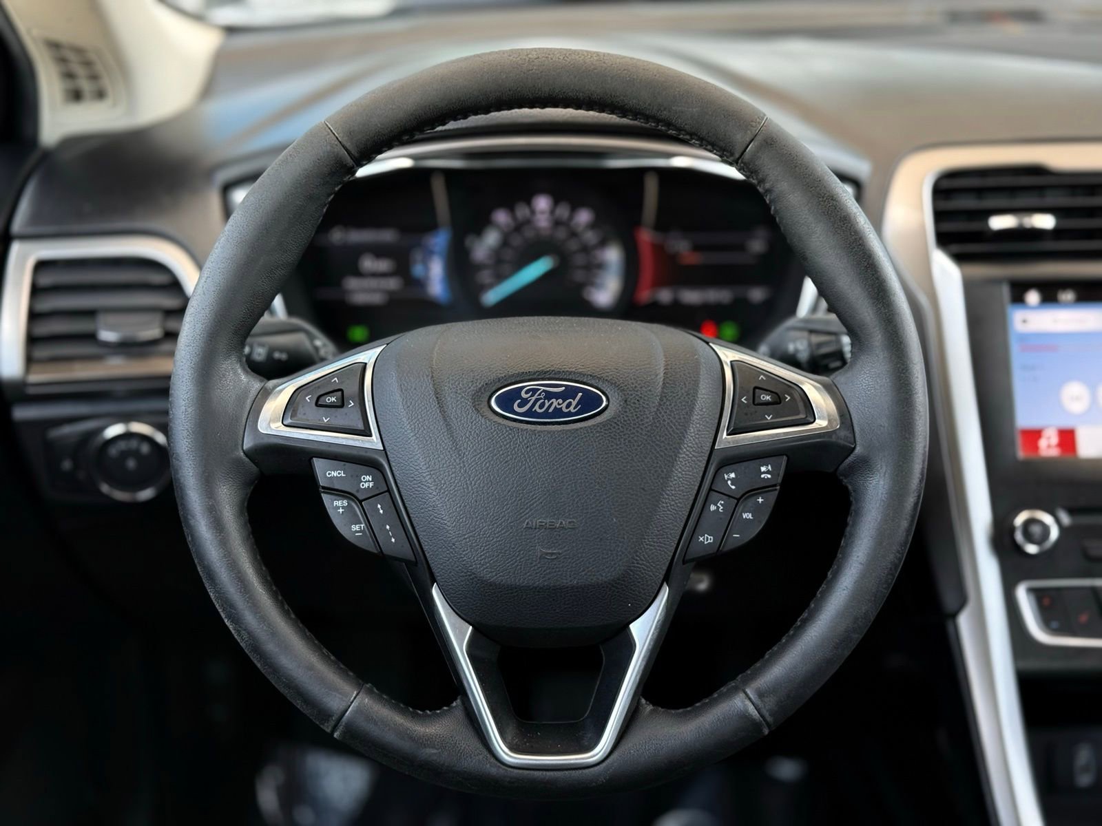 Used 2018 Ford Fusion SE w/ Equipment Group 602A FWD image 27