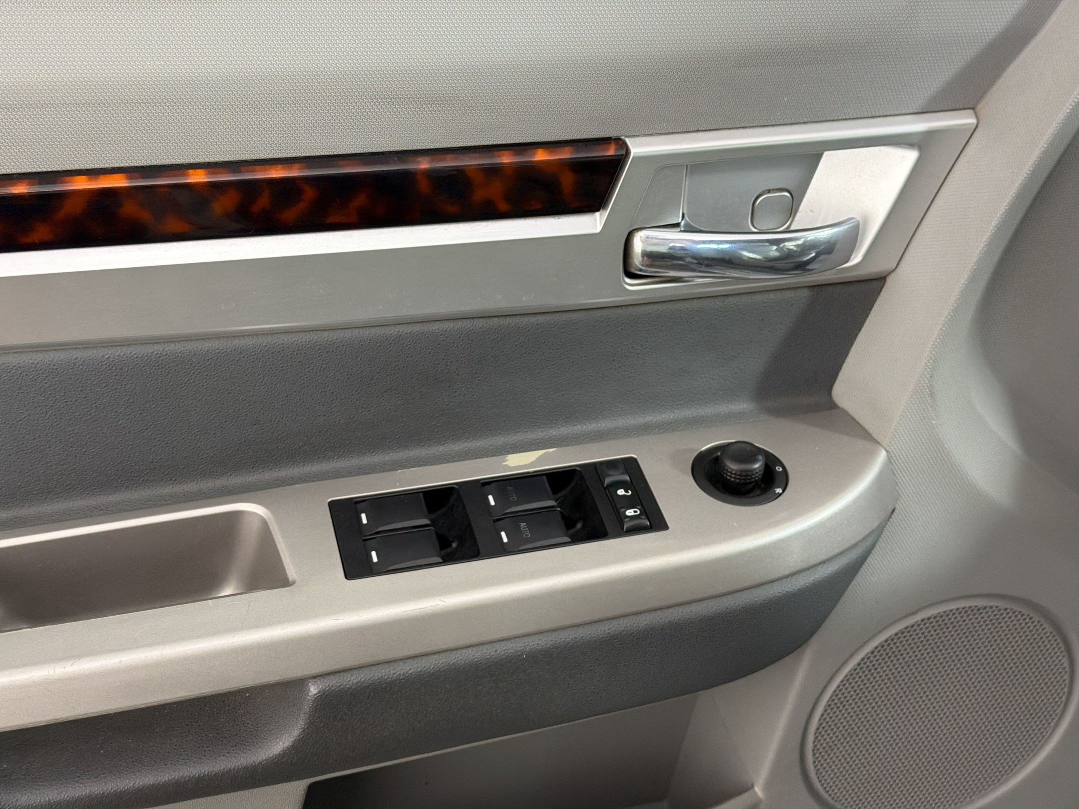 Used 2008 Chrysler Sebring Limited FWD image 23