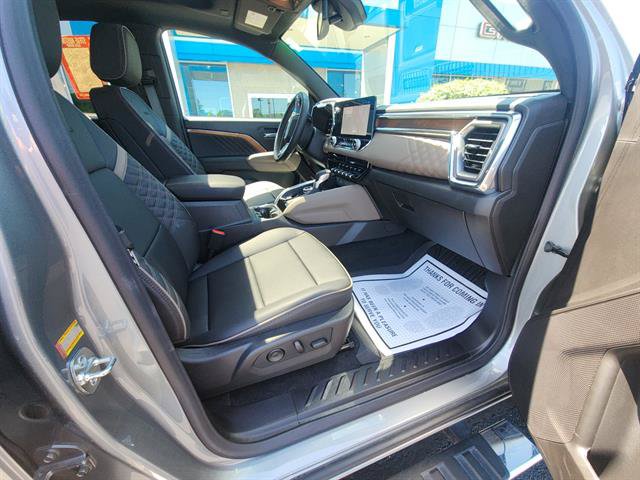 Used 2025 GMC Canyon Denali AWD/4WD image 12