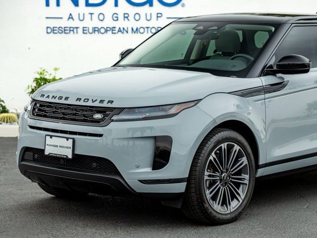 Used 2025 Land Rover Range Rover Evoque S image 2
