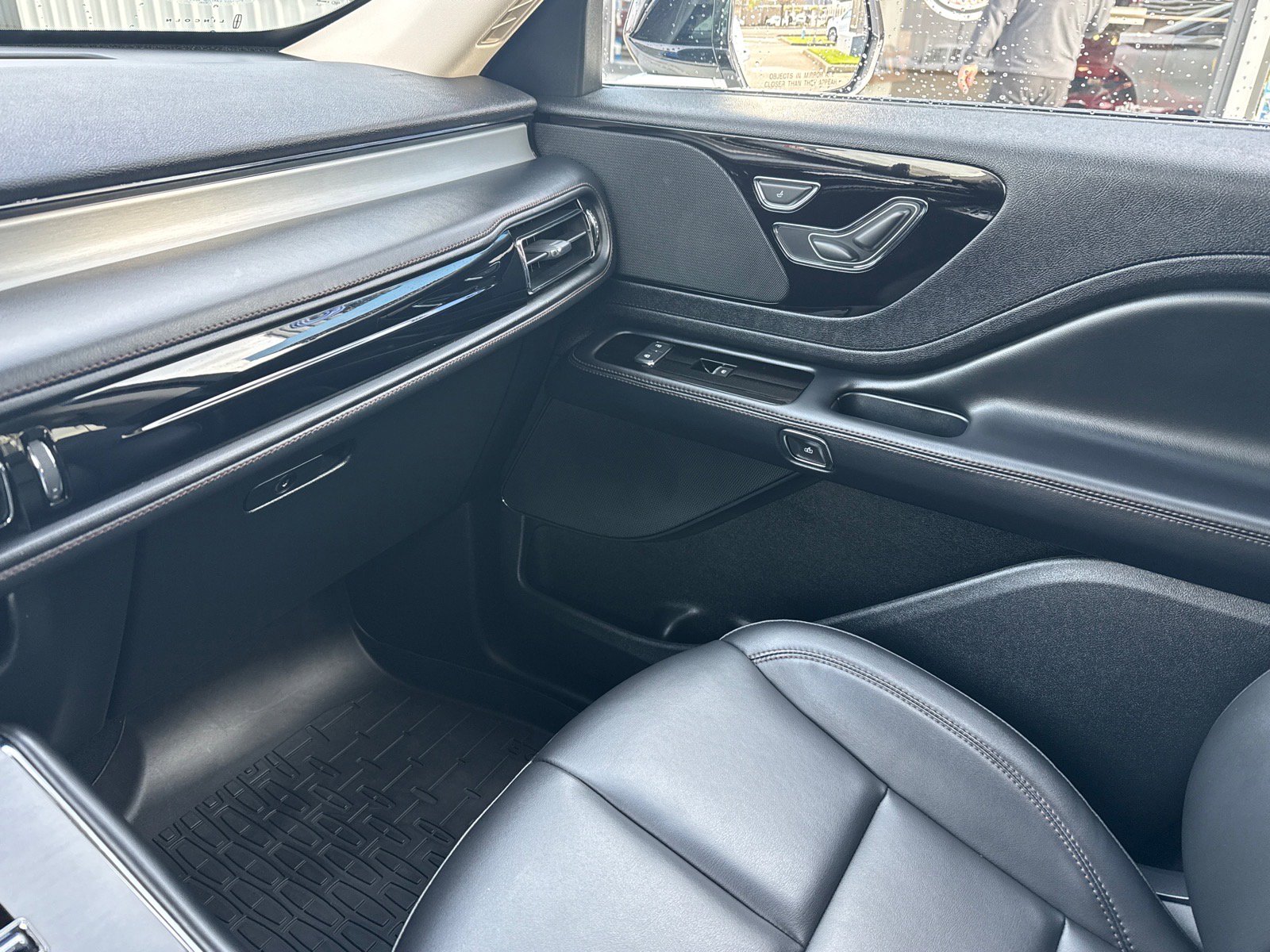 Used 2022 Lincoln Aviator AWD w/ Premium Package image 16