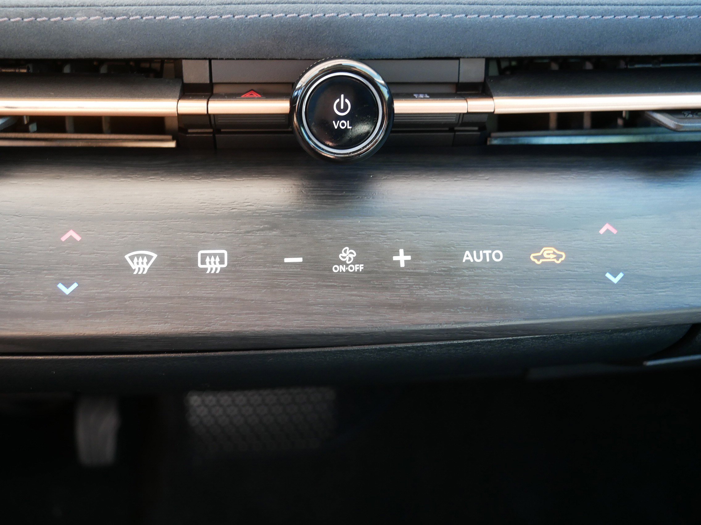 Certified 2024 Nissan Ariya AWD image 23
