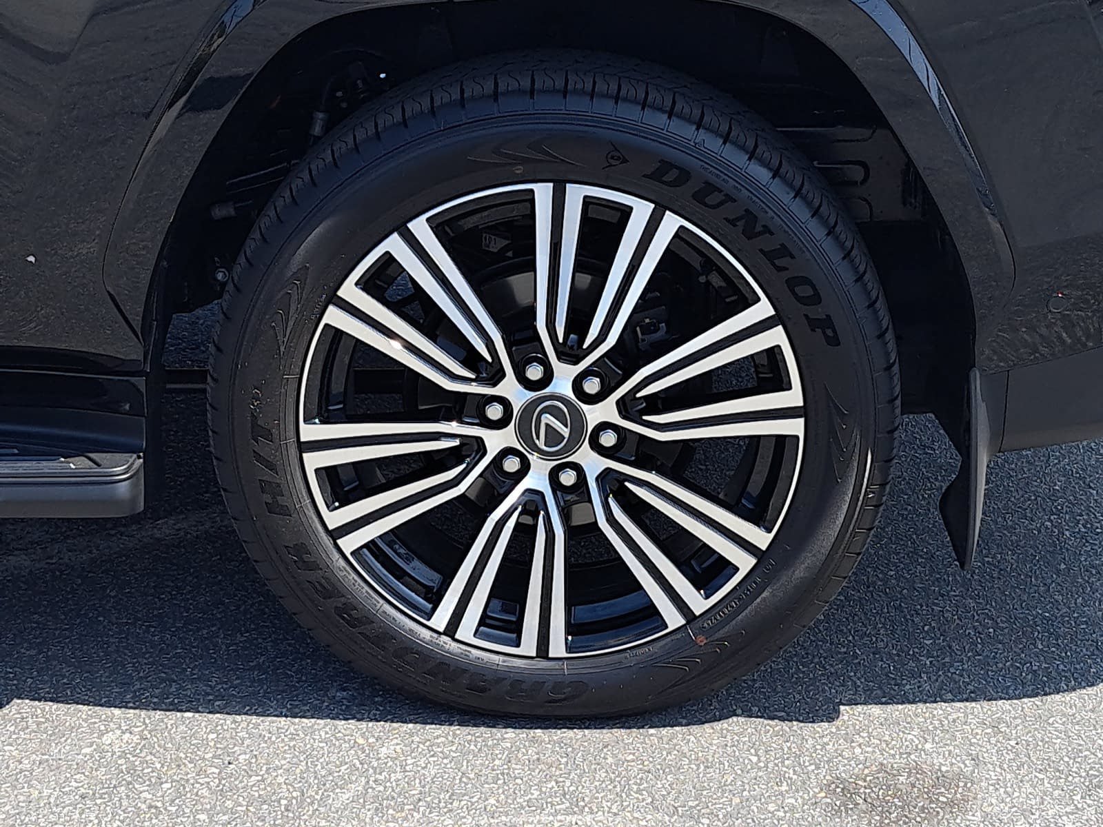 New 2026 Lexus LX 700h Luxury w/ Appearance Package AWD/4WD image 37