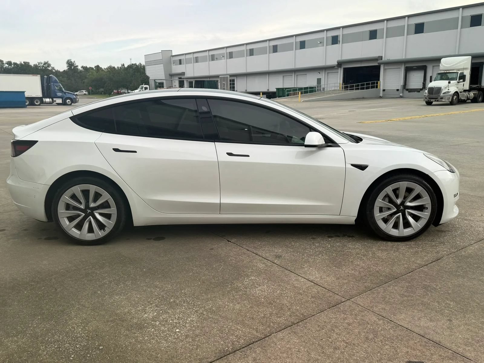 Used 2023 Tesla Model 3 Standard Range RWD image 6