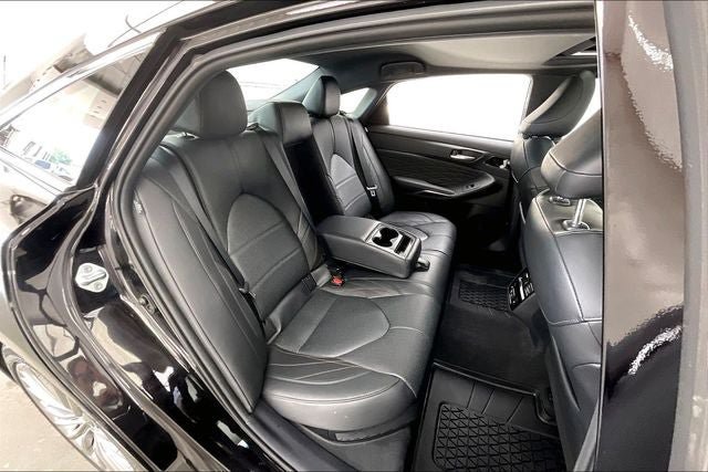 Used 2022 Toyota Avalon Limited w/ Advanced Safety Package FWD image 19