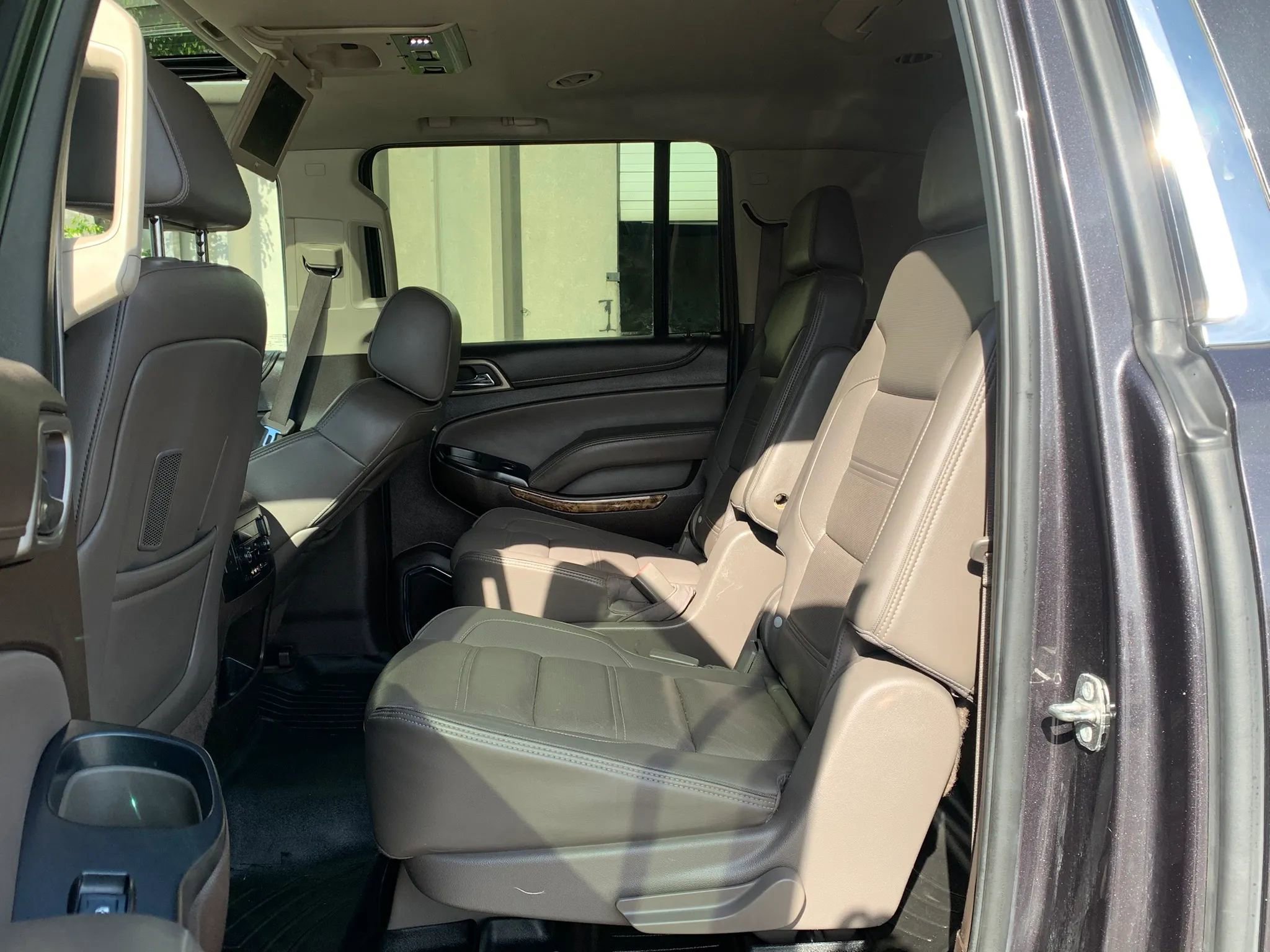 Used 2015 GMC Yukon XL Denali w/ Premium Package AWD/4WD image 31