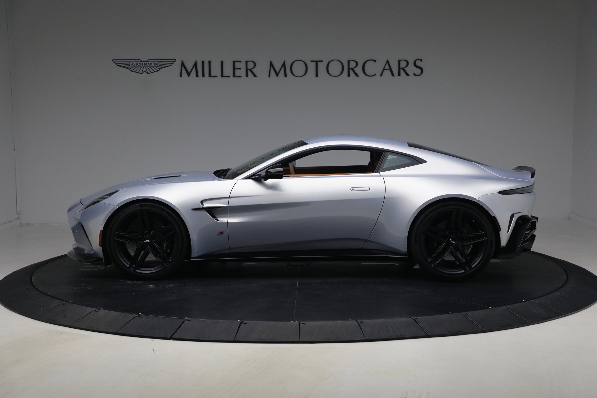 New 2026 Aston Martin V8 Vantage S image 3