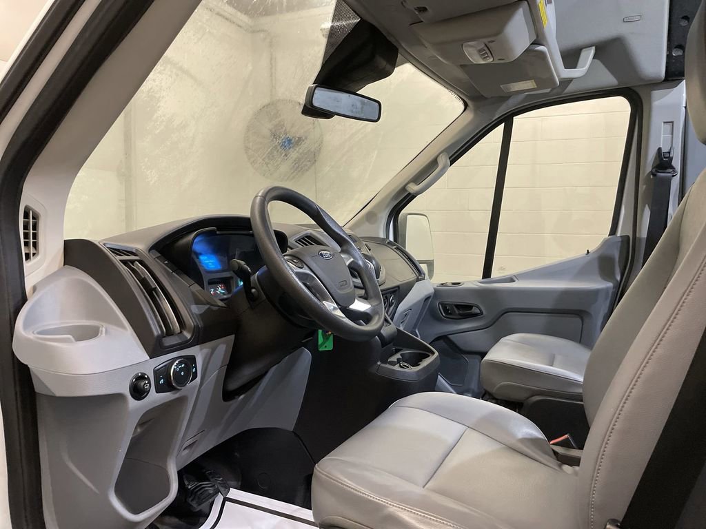 Used 2019 Ford Transit 250 148 High Roof RWD image 4