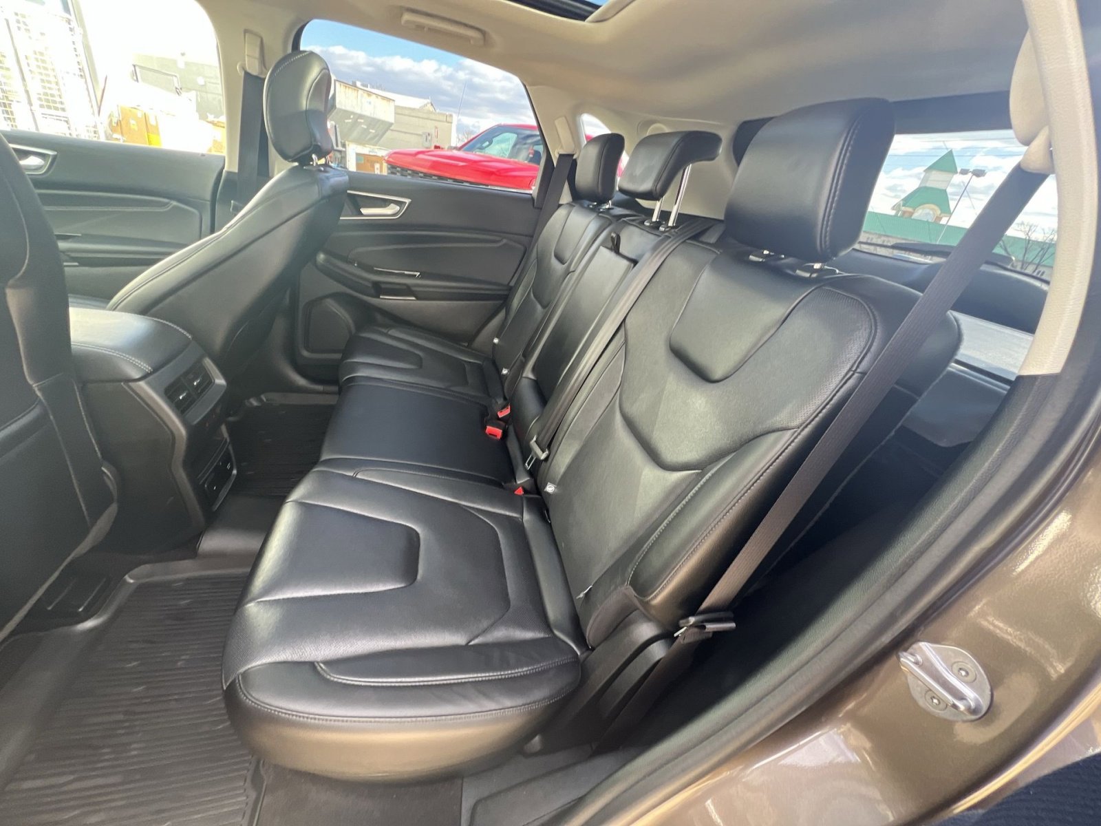 Used 2019 Ford Edge Titanium w/ Equipment Group 301A image 25