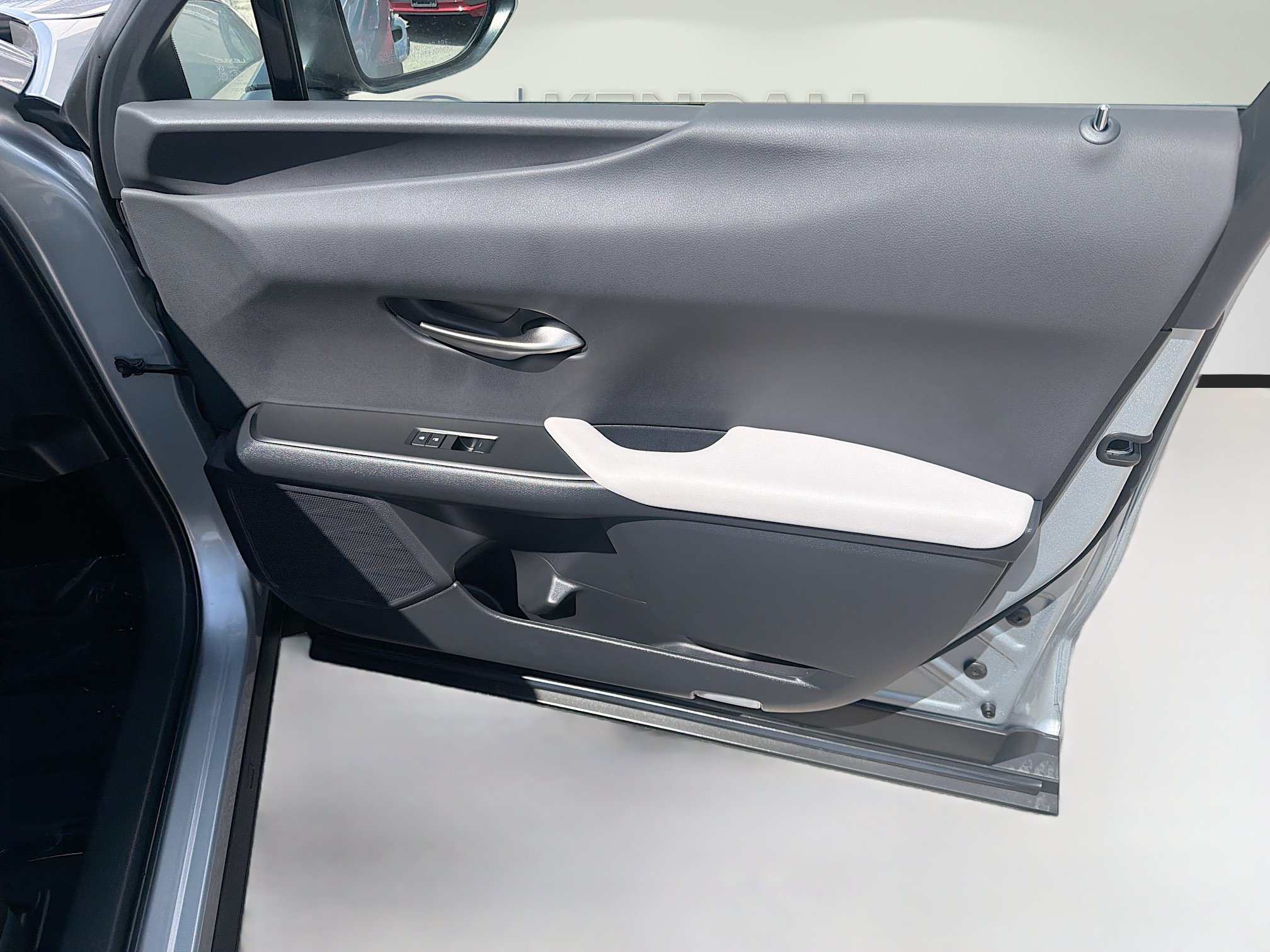 Used 2025 Lexus UX 300h FWD image 31