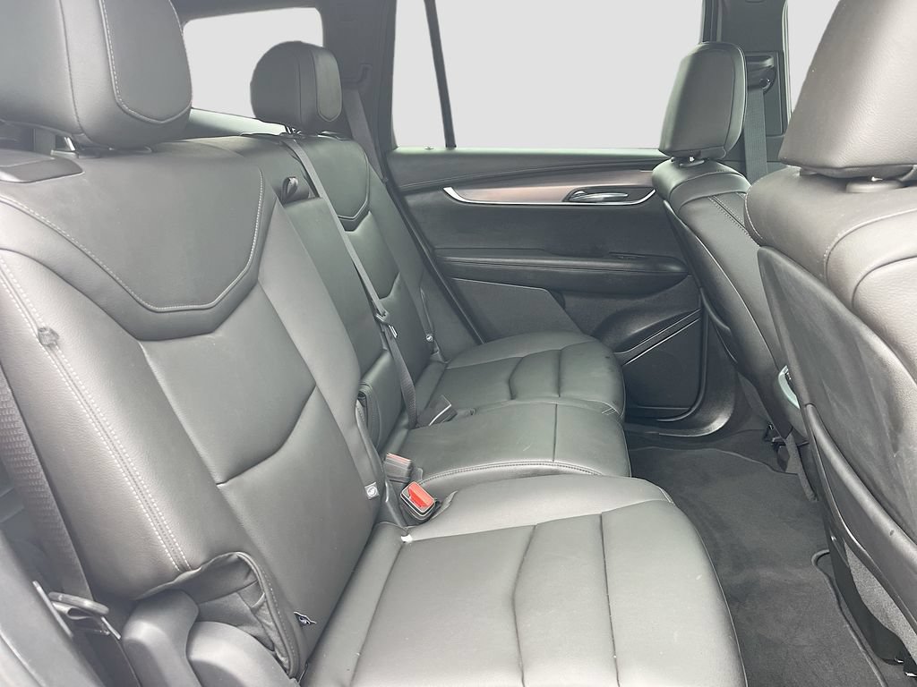 Used 2025 Cadillac XT6 Luxury FWD image 29