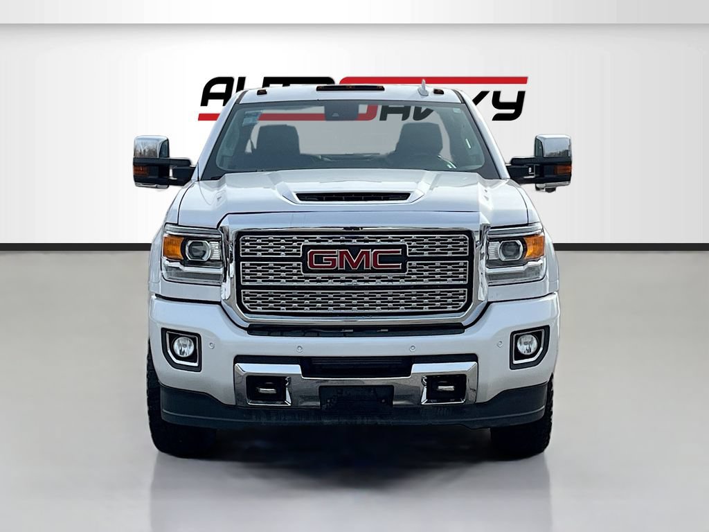 Used 2018 GMC Sierra 2500 Denali w/ Duramax Plus Package AWD/4WD image 2