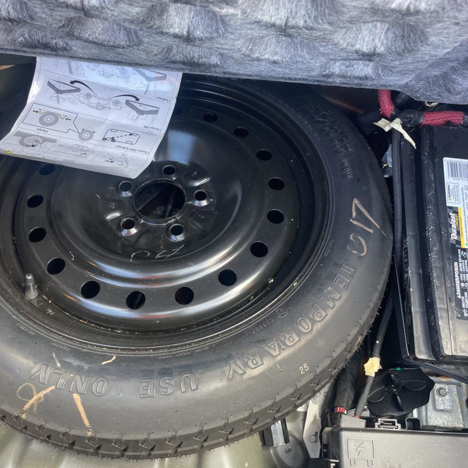 Used 2011 Dodge Charger SE RWD image 17