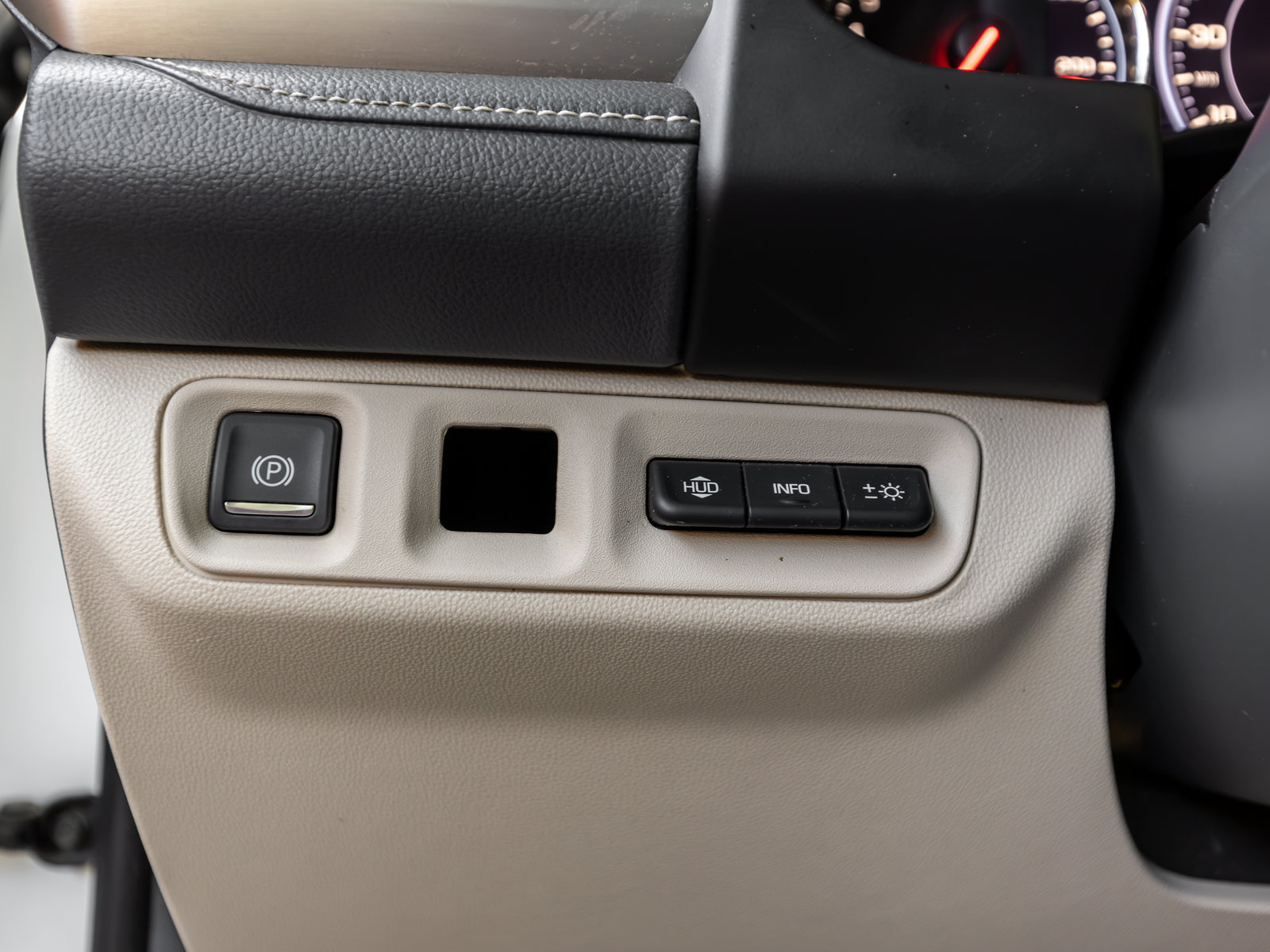 Used 2021 GMC Acadia Denali w/ Denali Technology Package FWD image 63