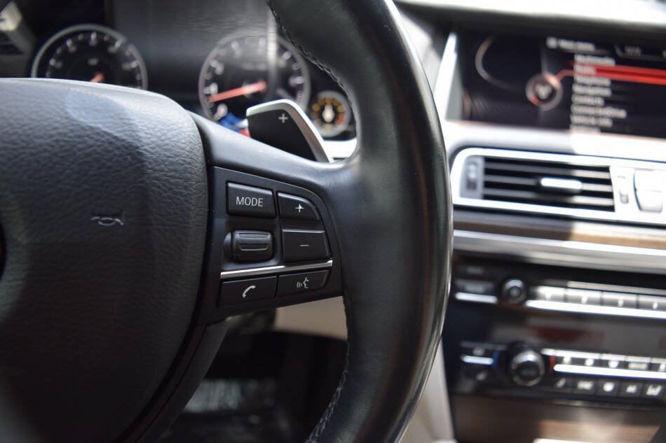 Used 2015 BMW 750i RWD image 69