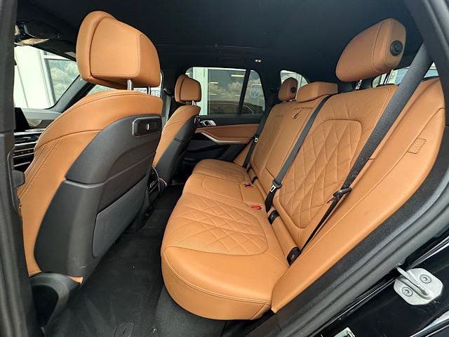 Used 2025 BMW X5 xDrive40i w/ Premium Package AWD/4WD image 19