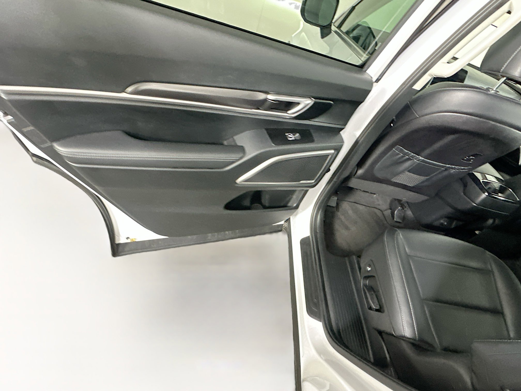 Used 2025 Kia Telluride S image 27