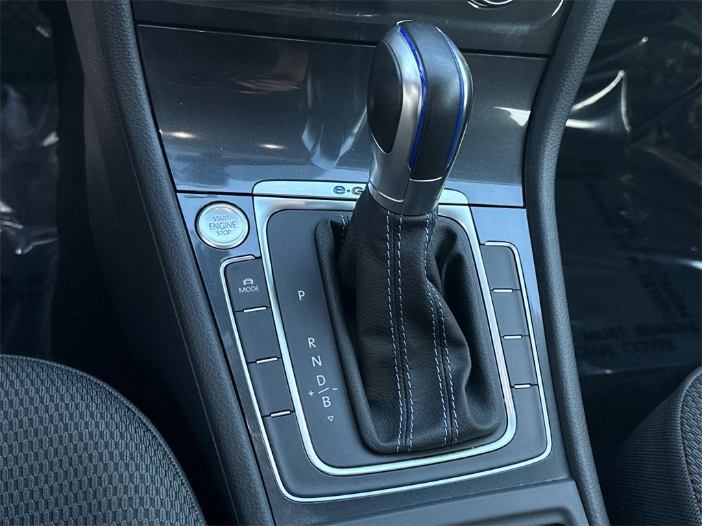 Used 2019 Volkswagen e-Golf SE w/ Driver Assistance Package image 24