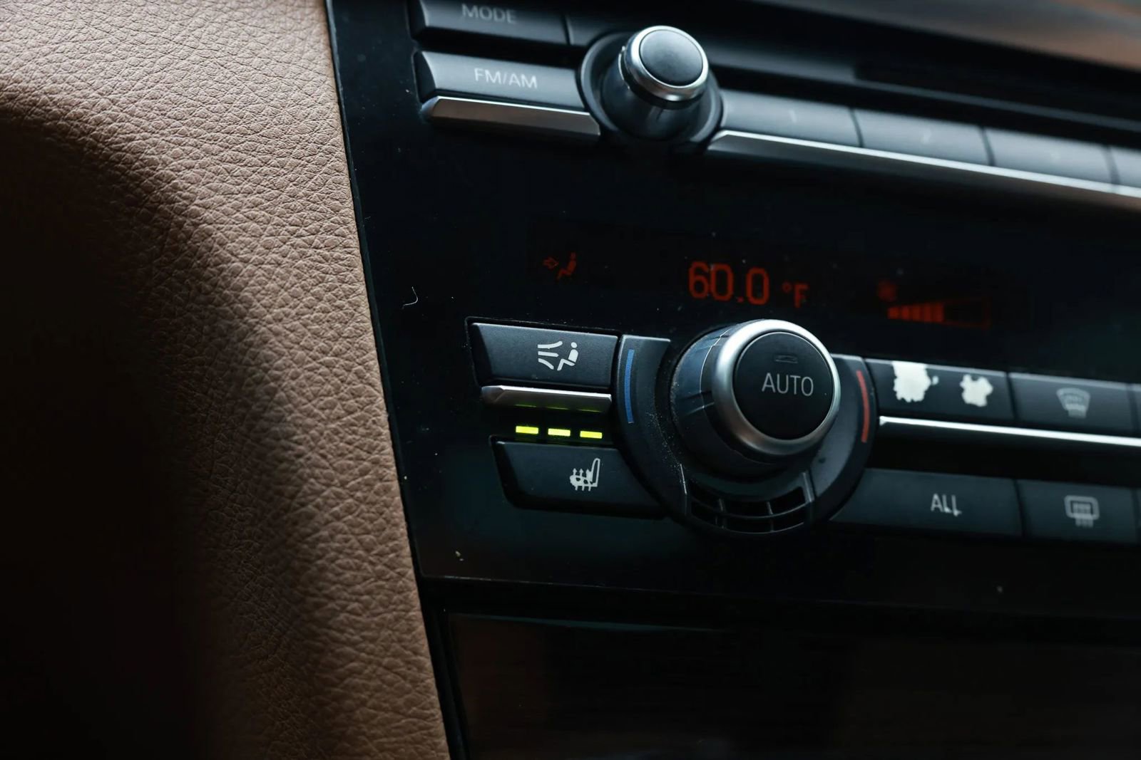 Used 2011 BMW 740i image 32