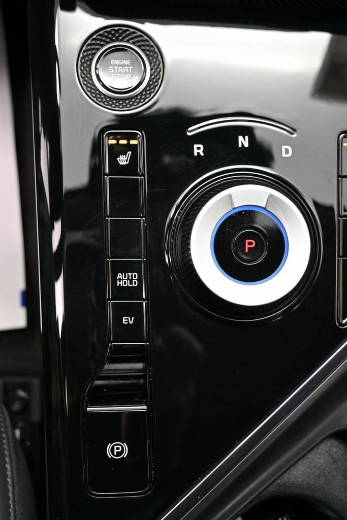 Used 2023 Kia Niro EX image 28