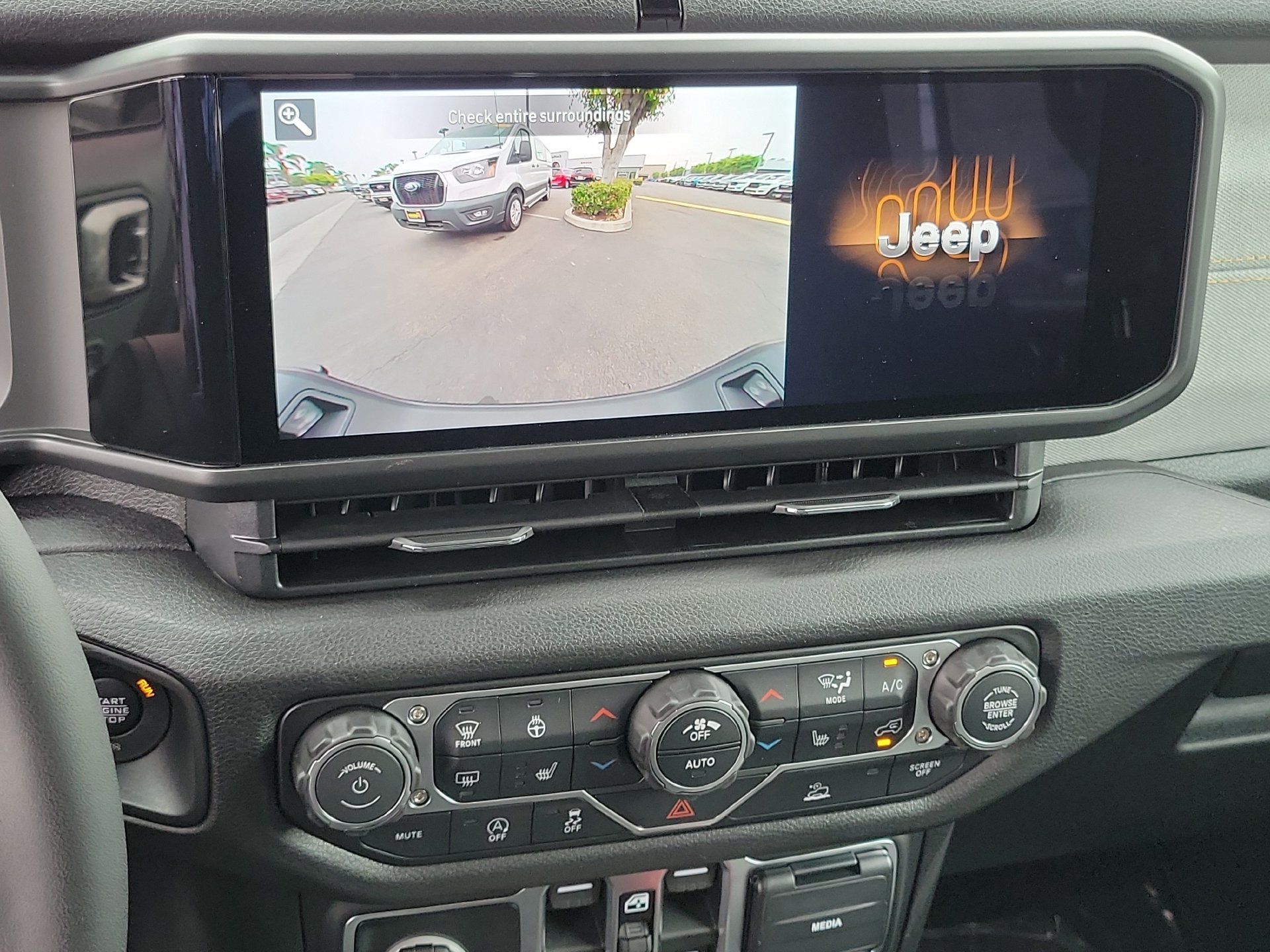 New 2026 Jeep Gladiator Sport AWD/4WD image 9