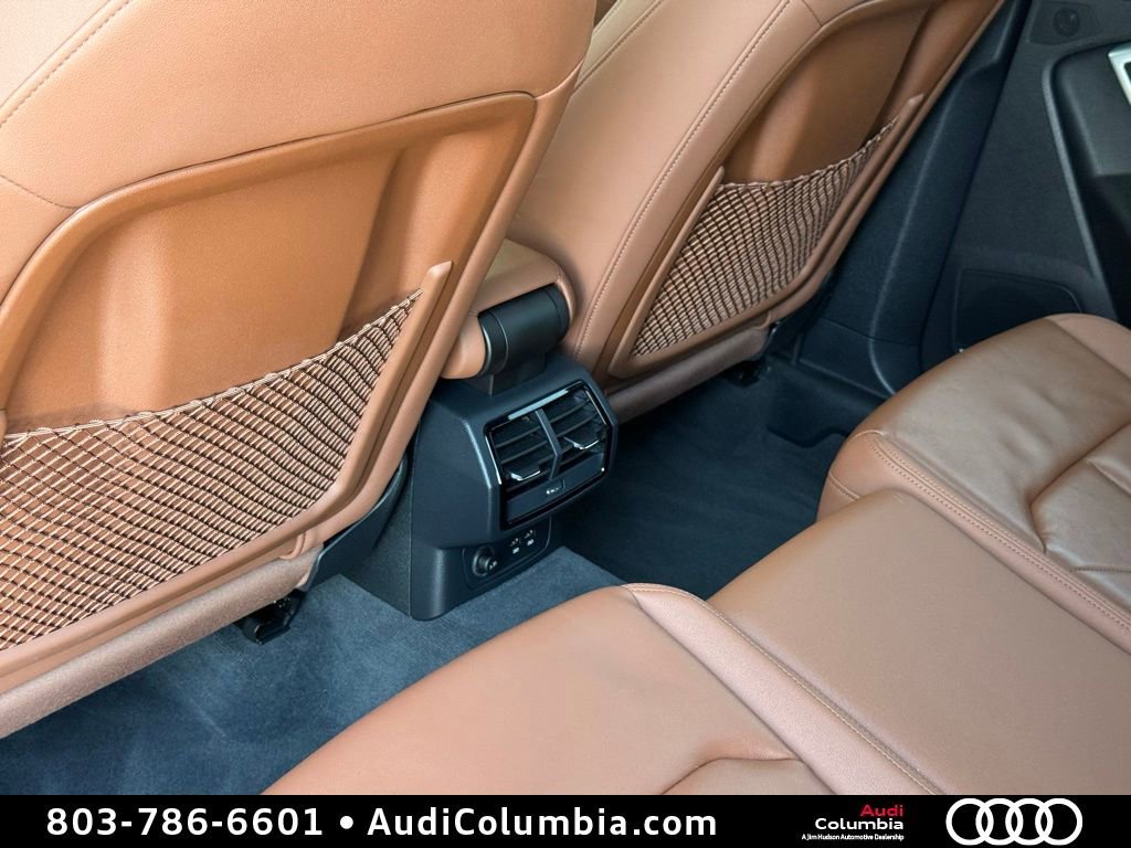 Used 2019 Audi Q3 2.0T Prestige w/ Prestige Package image 27