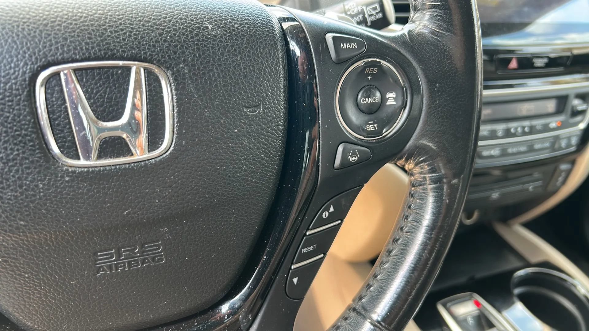 Used 2018 Honda Pilot Touring image 17