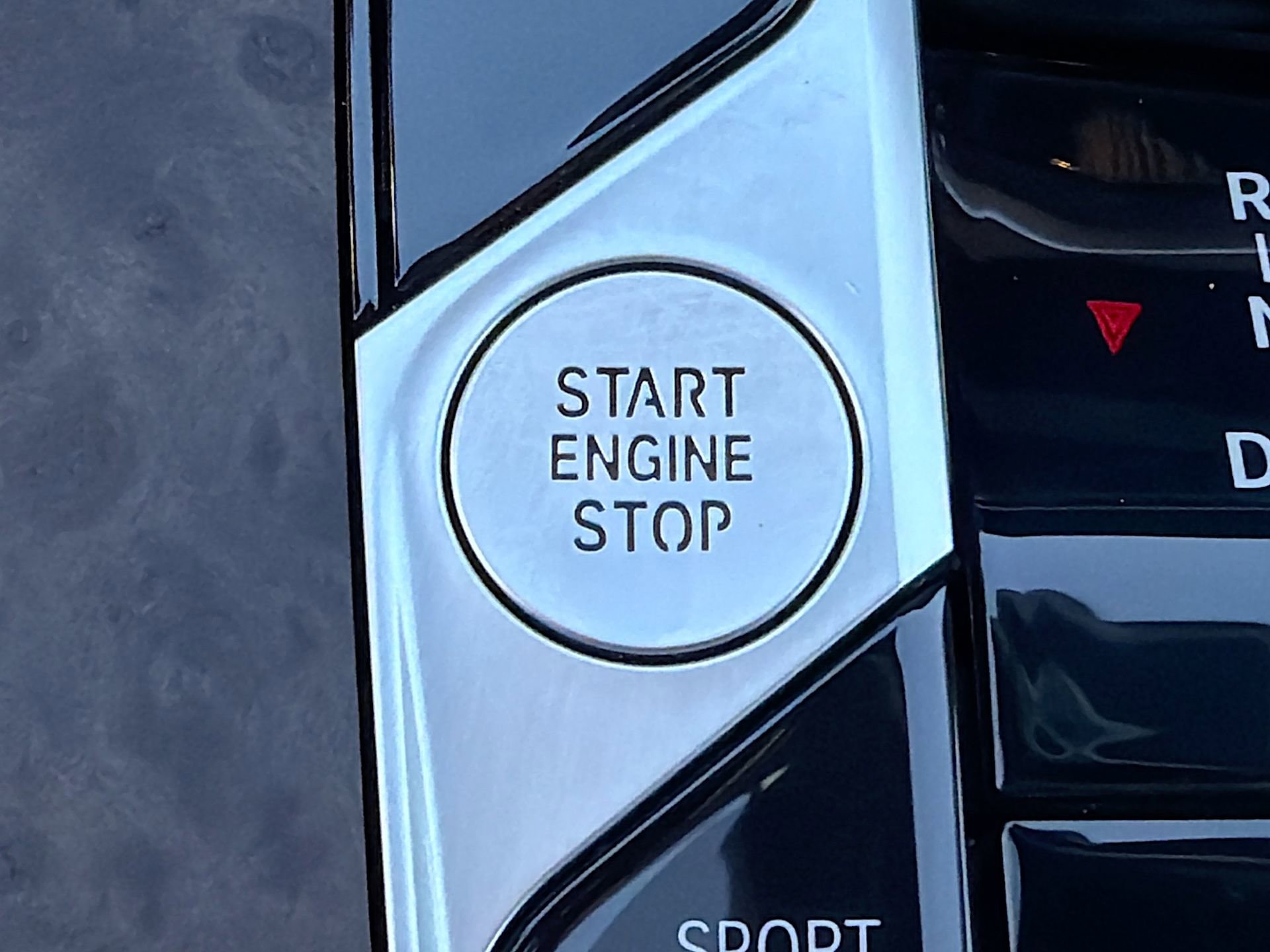 Certified 2025 BMW X7 xDrive40i w/ Premium Package image 40