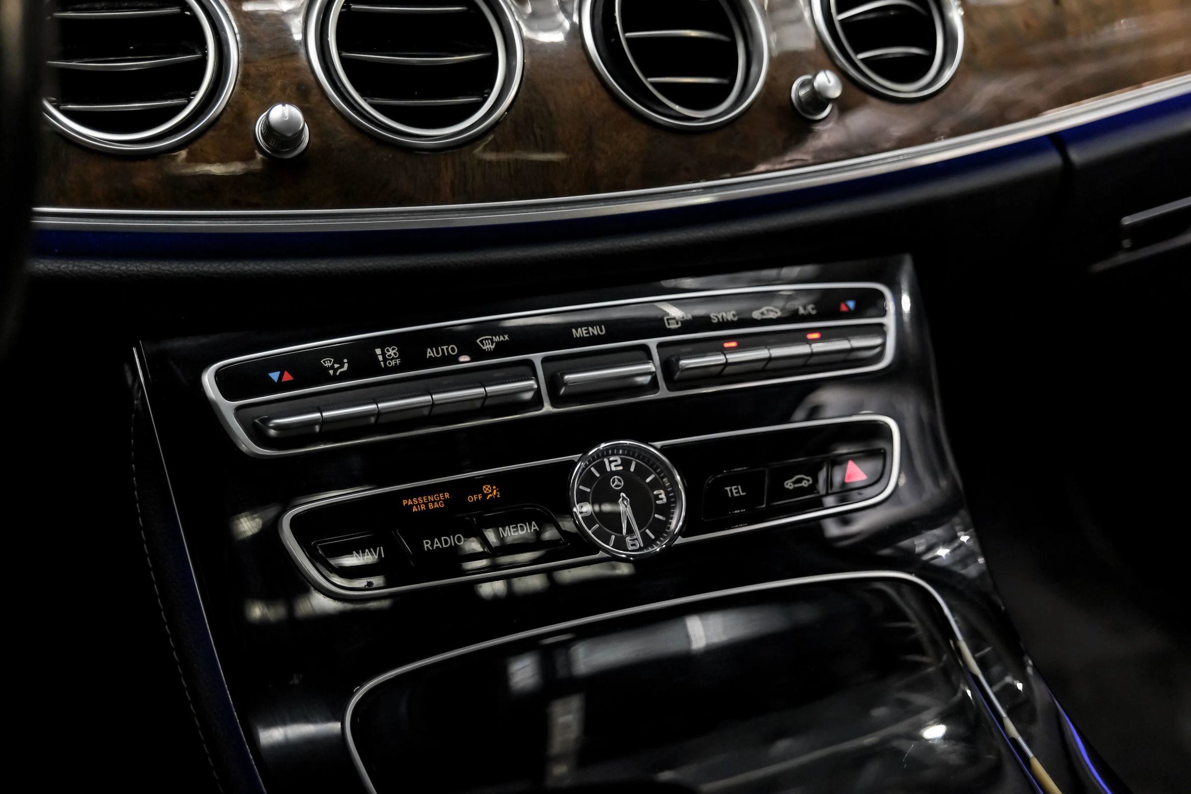 Used 2017 Mercedes-Benz E 300 image 25