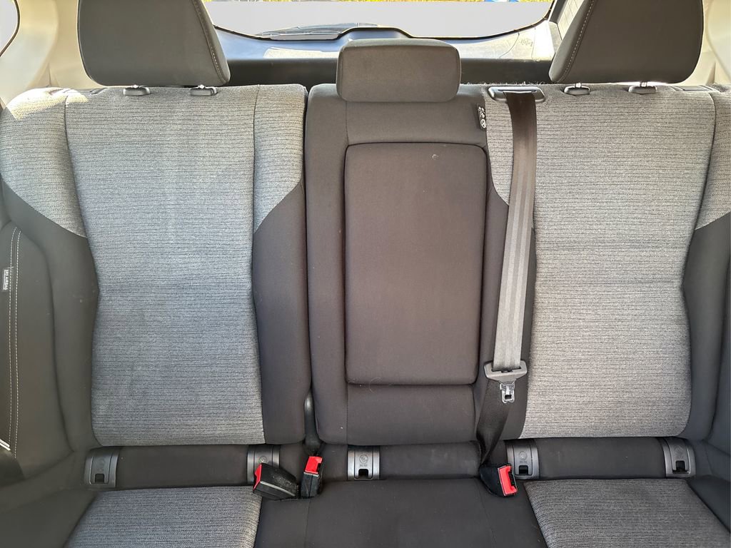 Used 2021 Nissan Rogue SV image 18