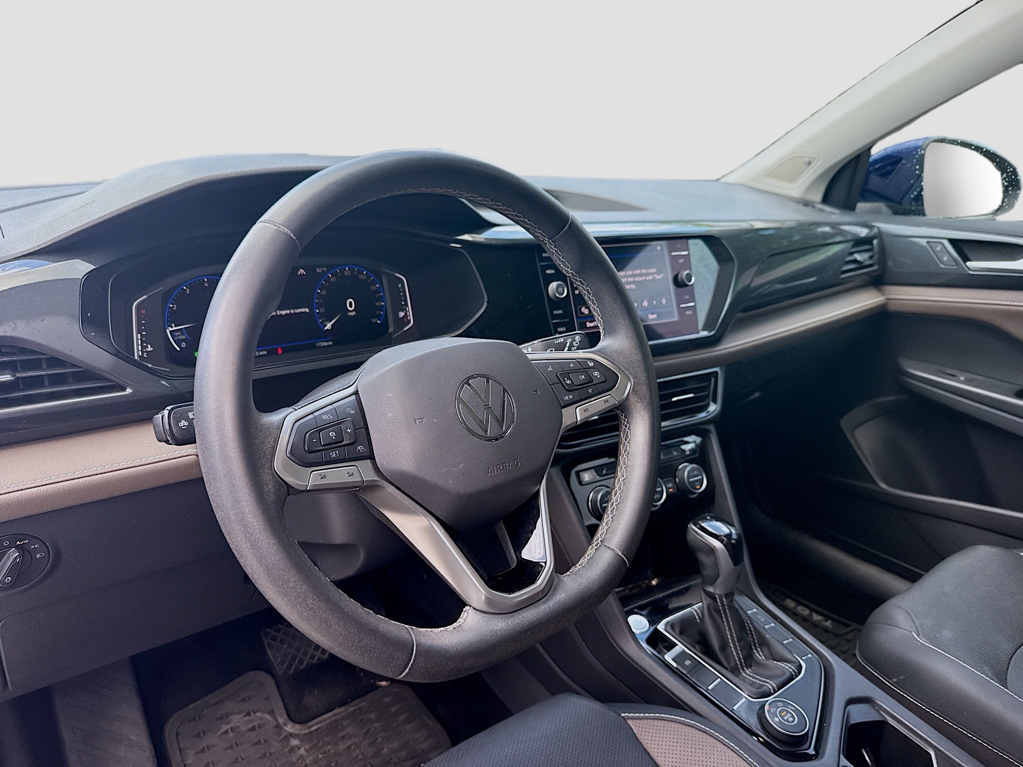 Certified 2022 Volkswagen Taos SEL w/ Panoramic Sunroof Package AWD/4WD image 9