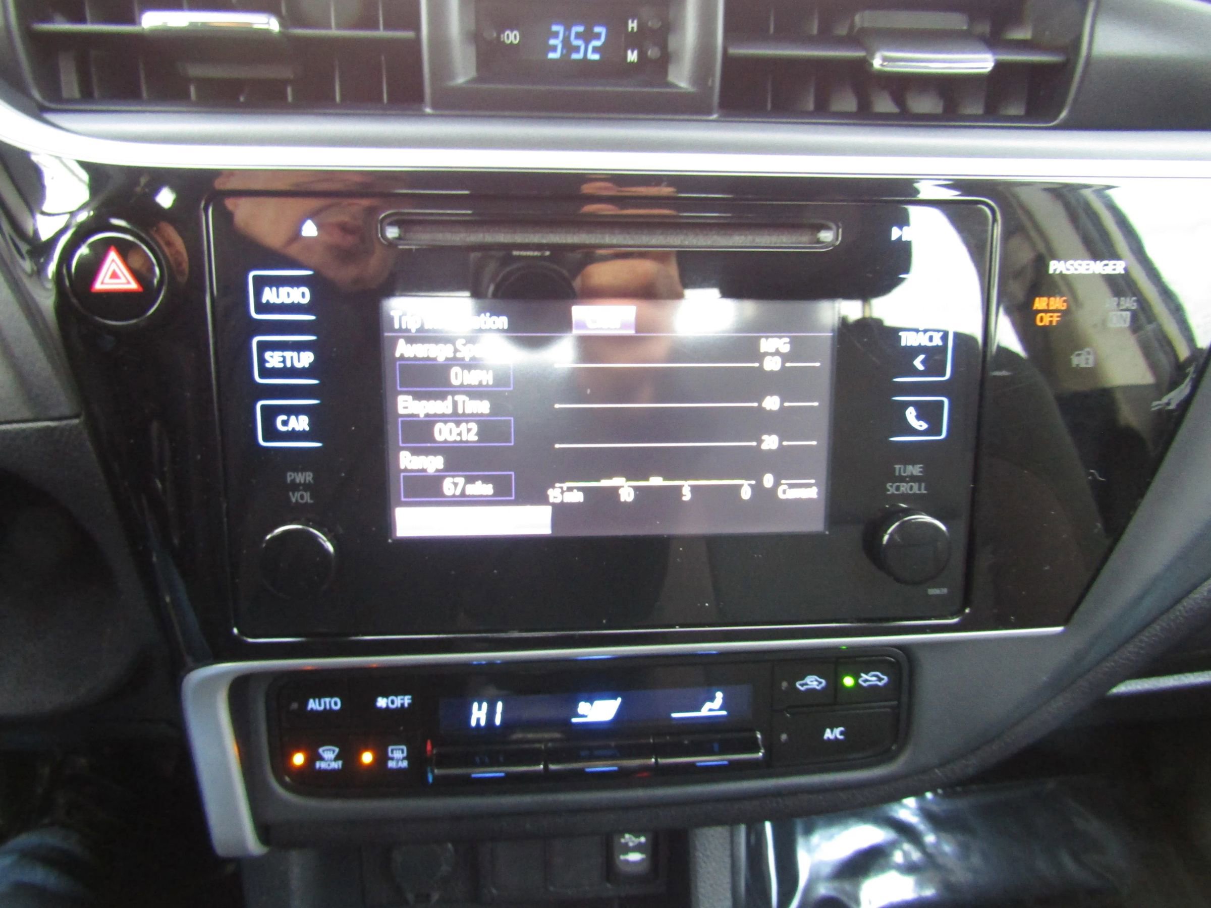 Used 2017 Toyota Corolla LE w/ Carpet Mat Package (TMS) image 26