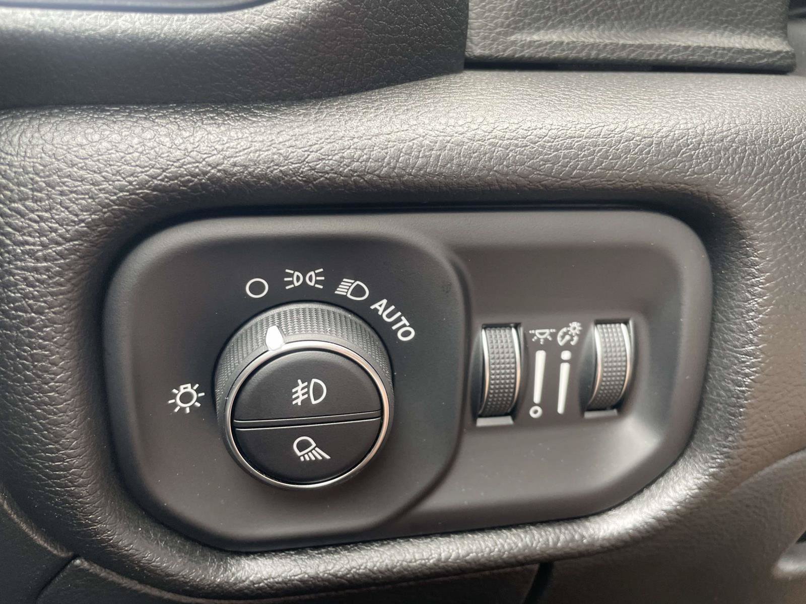 Used 2025 RAM 1500 Big Horn AWD/4WD image 29
