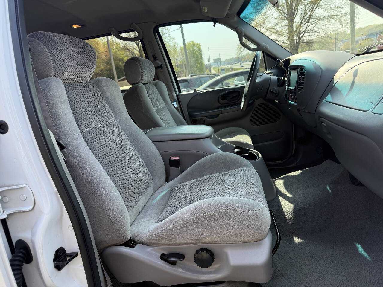 Used 2002 Ford F150 XLT image 14