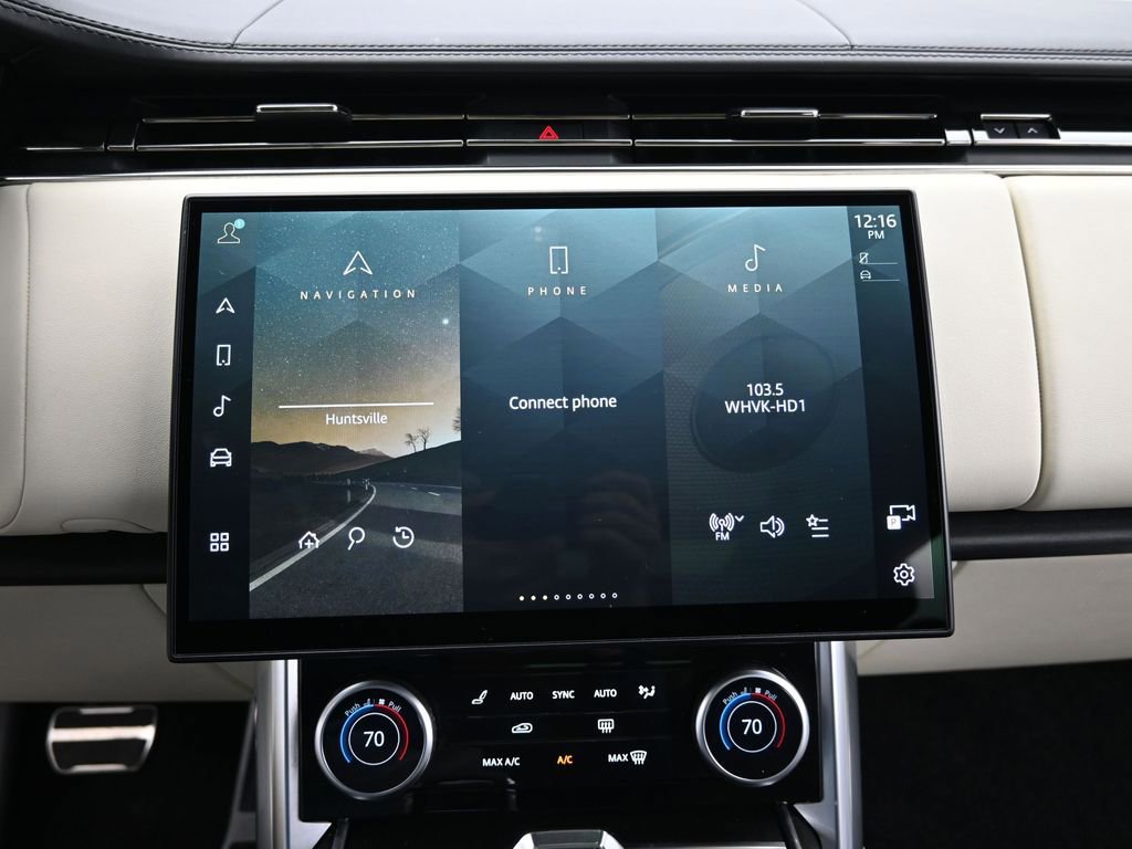 Used 2022 Land Rover Range Rover Long Wheelbase SE image 31