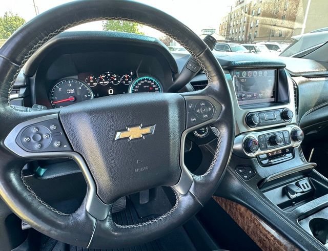 Used 2020 Chevrolet Suburban Premier w/ Premier 6.2L Value Package AWD/4WD image 16
