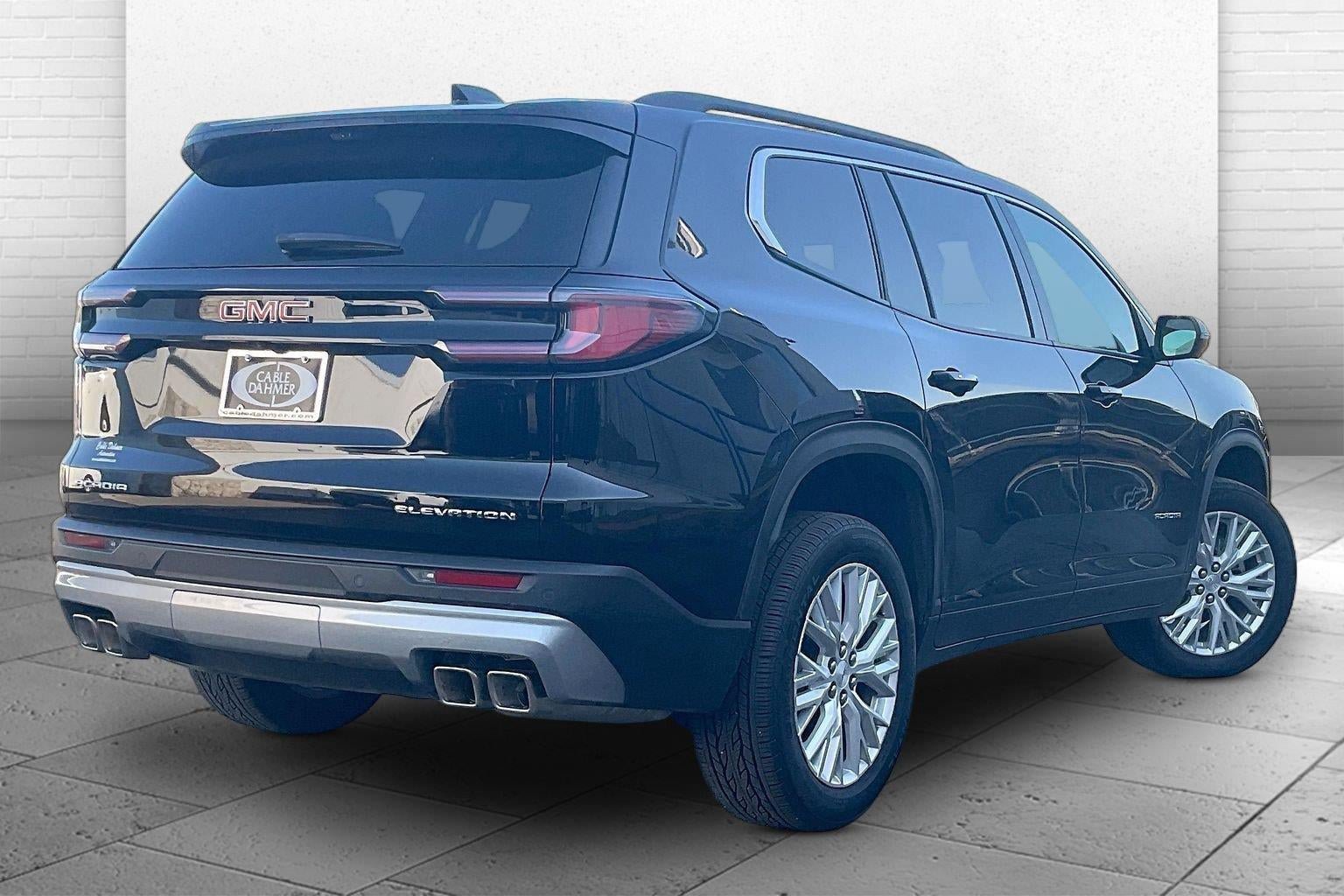 Used 2026 GMC Acadia Elevation w/ Elevation Premium Package FWD image 14