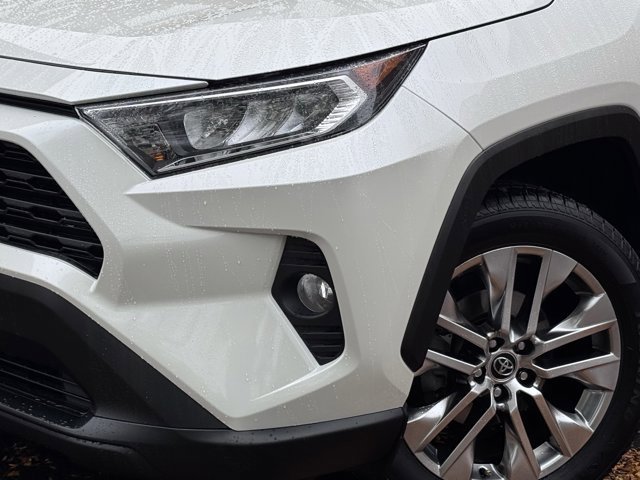 Used 2021 Toyota RAV4 XLE Premium image 33