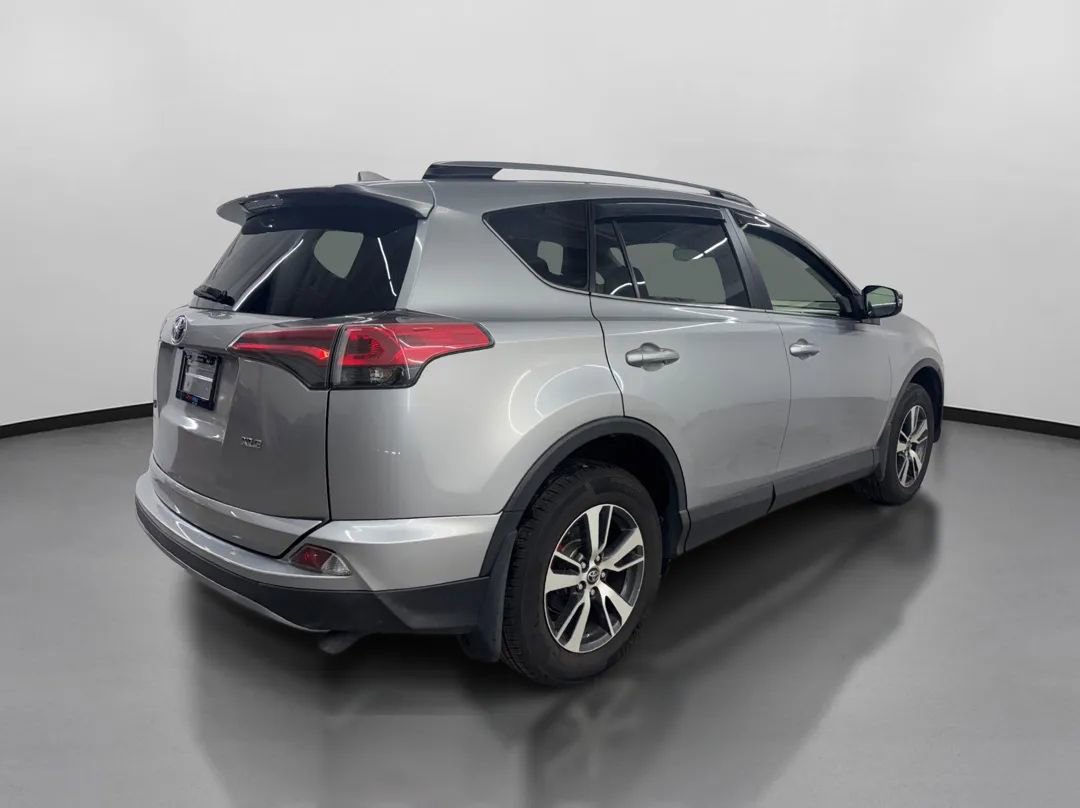 Used 2018 Toyota RAV4 XLE w/ Plus Extra Value Package AWD/4WD image 10