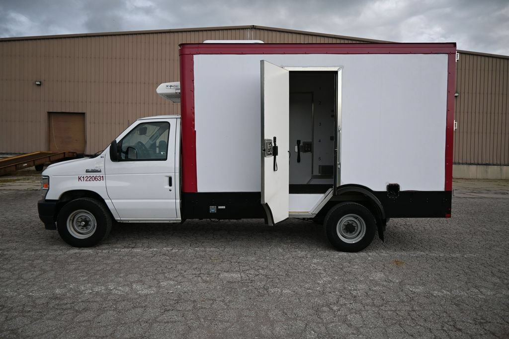 Used 2023 Ford E-350 and Econoline 350 Super Duty w/ Power Windows & Locks Group RWD image 10