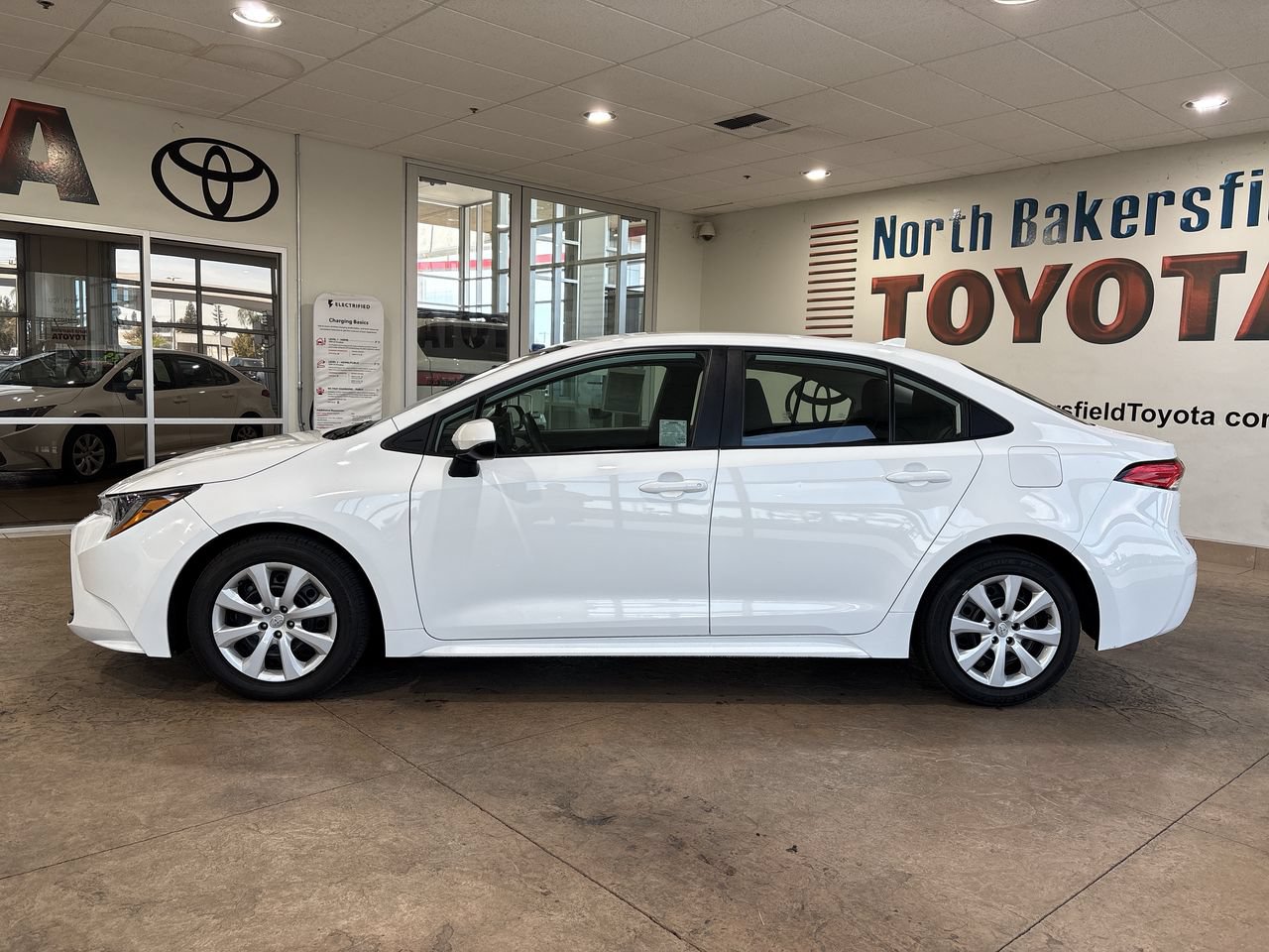 Certified 2024 Toyota Corolla LE FWD image 7