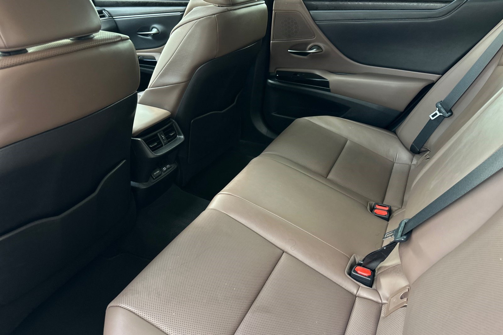 Certified 2024 Lexus ES 300h w/ Premium Package FWD image 25