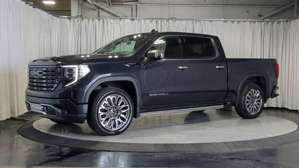 Used 2023 GMC Sierra 1500 Denali Ultimate AWD/4WD image 5