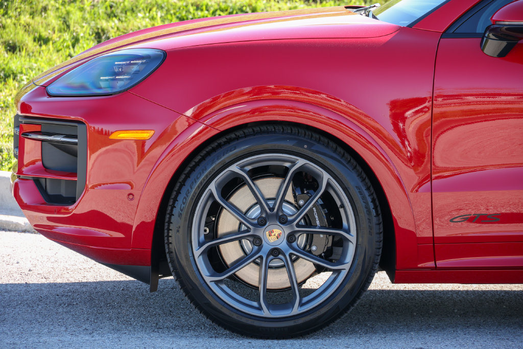 New 2026 Porsche Cayenne GTS AWD/4WD image 22