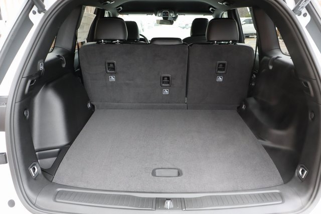 New 2025 Jeep Grand Cherokee Altitude image 32