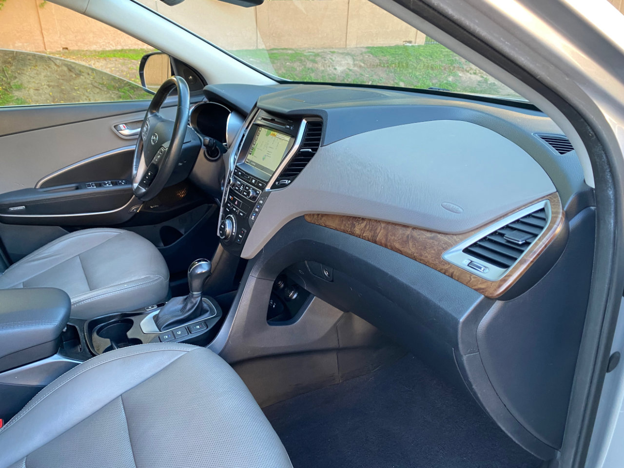 Used 2017 Hyundai Santa Fe SE Ultimate 3.3L Auto w/ SE Ultimate Tech Package 03 image 58