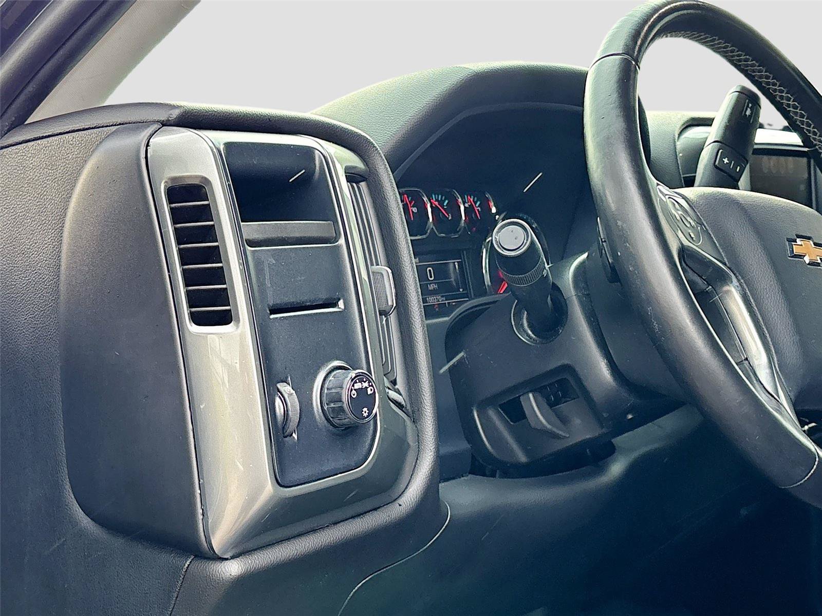 Used 2018 Chevrolet Silverado 1500 LT RWD image 10