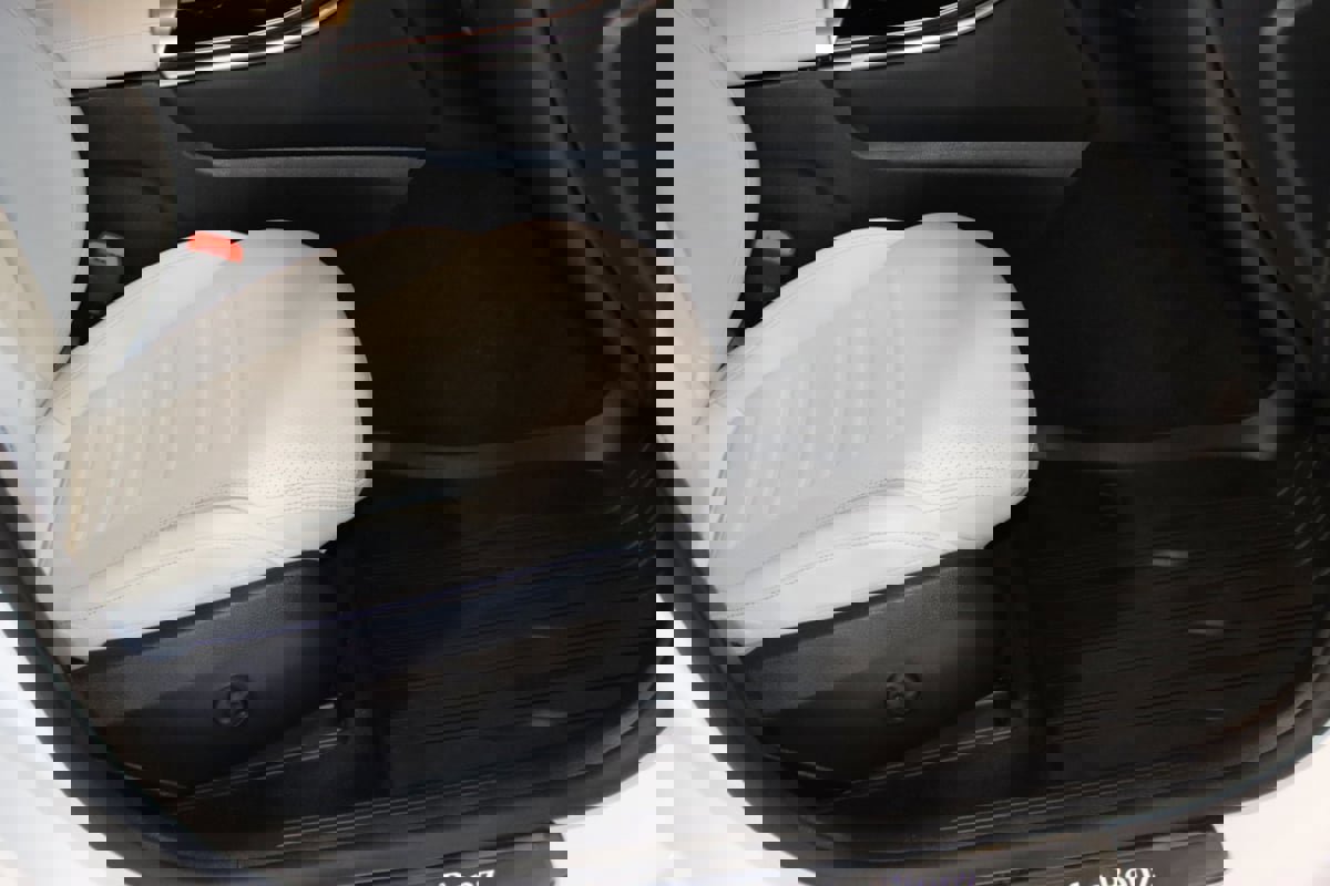 Used 2025 Mercedes-Benz GLC 300 4MATIC Coupe image 74