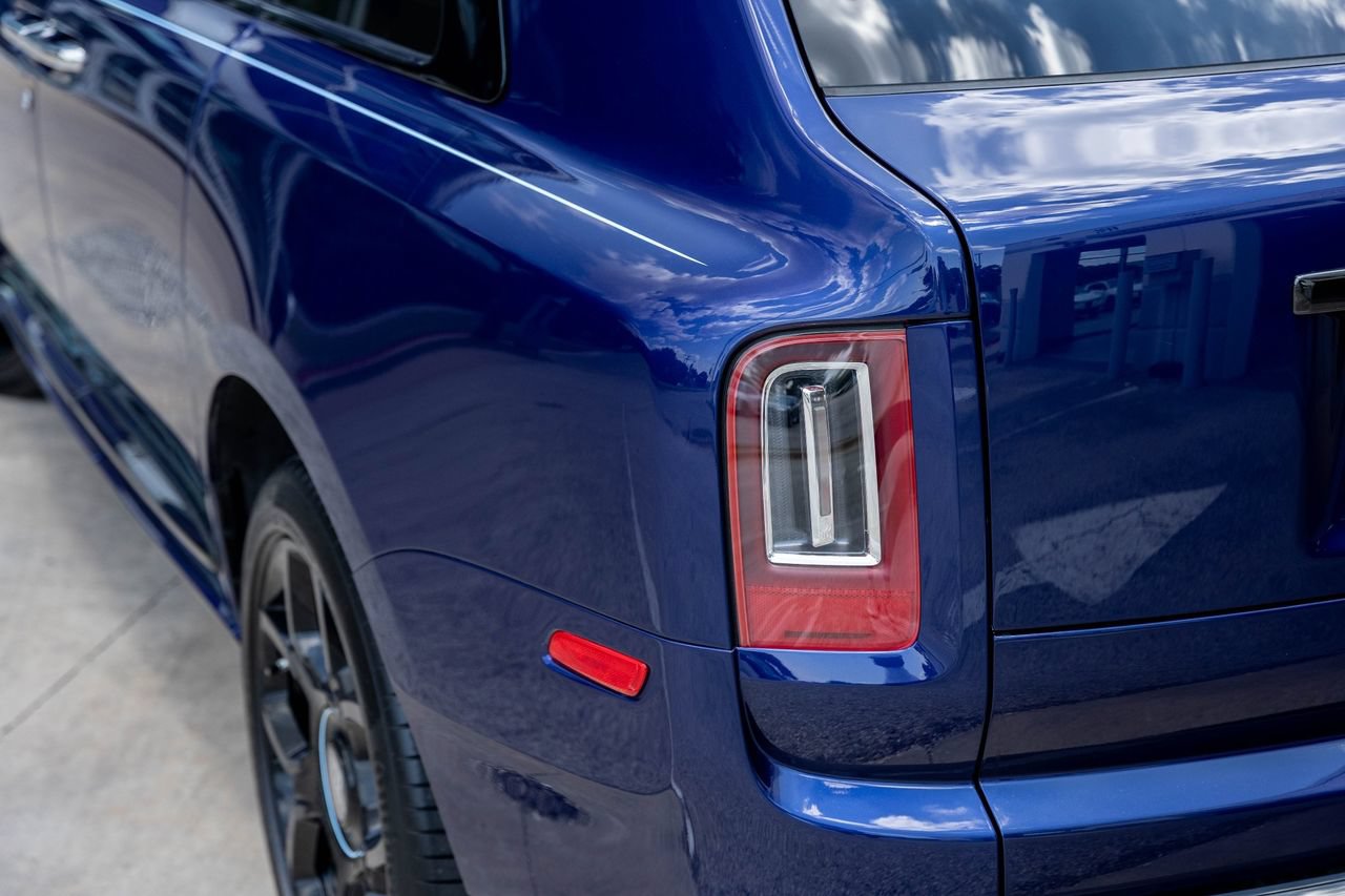 Certified 2024 Rolls-Royce Cullinan Black Badge AWD/4WD image 13